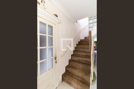 Escada de casa para alugar com 3 quartos, 150m² em Vila Moinho Velho, São Paulo