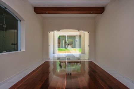 Casa à venda com 3 quartos, 255m² em Pacaembu, São Paulo