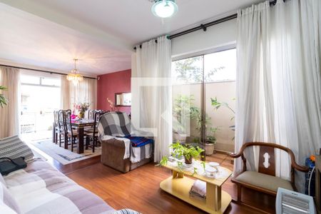 Sala de TV de casa à venda com 4 quartos, 250m² em Vila Pauliceia, São Paulo