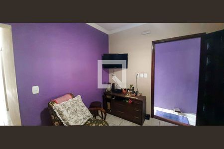 Sala de TV de casa à venda com 3 quartos, 250m² em Jardim das Flores, Osasco