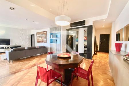 Sala de apartamento à venda com 2 quartos, 129m² em Copacabana, Rio de Janeiro