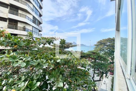 Vista de apartamento à venda com 2 quartos, 129m² em Copacabana, Rio de Janeiro