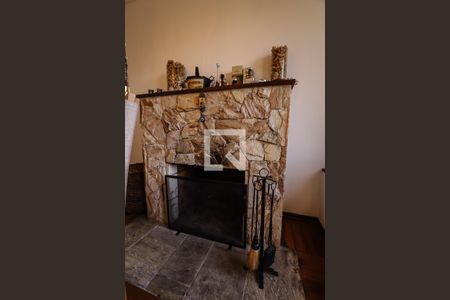 Lareira de casa à venda com 4 quartos, 420m² em Jardim Leonor, São Paulo