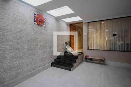 Garagem de casa à venda com 3 quartos, 140m² em Vila Ivg, São Paulo