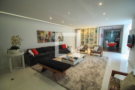 Sala de casa à venda com 4 quartos, 287m² em Vila Prudente, São Paulo