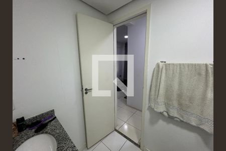 Banheiro Social de apartamento para alugar com 3 quartos, 72m² em Jardim Sulacap, Rio de Janeiro