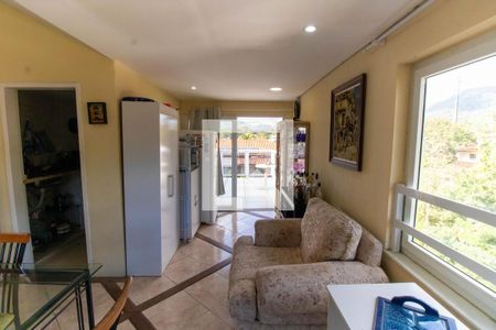 Sala 2 de casa à venda com 7 quartos, 371m² em Engenho do Mato, Niterói