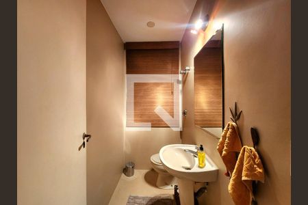 Lavabo de apartamento à venda com 3 quartos, 138m² em Itaim Bibi, São Paulo