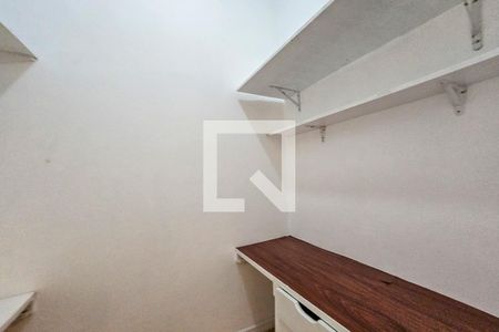 Closet do quarto de apartamento para alugar com 1 quarto, 50m² em Jardim Guaiuba, Guarujá