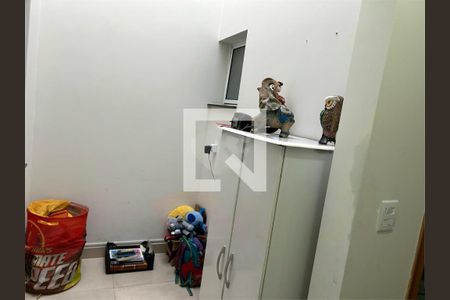 Casa à venda com 3 quartos, 110m² em Parque Maria Domitila, São Paulo