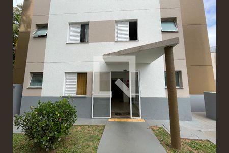 Fachada do bloco de apartamento para alugar com 2 quartos, 47m² em Quinta dos Angicos, Cotia