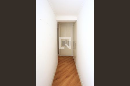 Corredor  de apartamento à venda com 3 quartos, 145m² em Real Parque, São Paulo