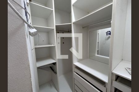 Closet da suíte de casa para alugar com 3 quartos, 175m² em Centro, Guarulhos