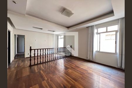 Apartamento à venda com 4 quartos, 205m² em Coração Eucarístico, Belo Horizonte
