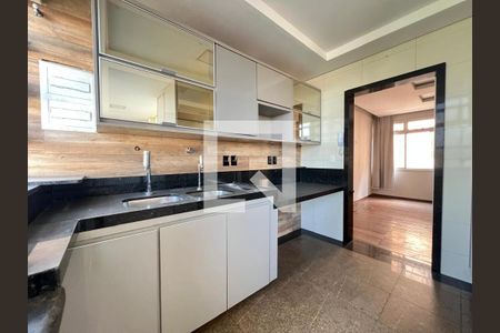 Apartamento à venda com 4 quartos, 205m² em Coração Eucarístico, Belo Horizonte