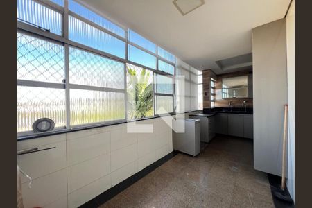 Apartamento à venda com 4 quartos, 205m² em Coração Eucarístico, Belo Horizonte