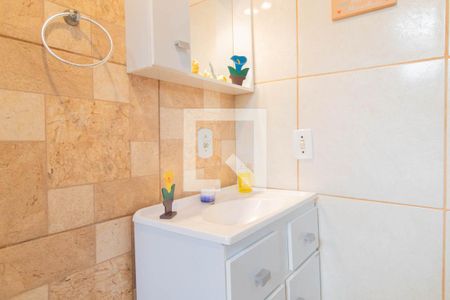 Banheiro de apartamento à venda com 1 quarto, 48m² em Cavalhada, Porto Alegre