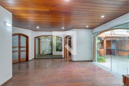 Casa à venda com 4 quartos, 230m² em Brooklin, São Paulo