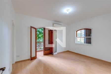 Casa à venda com 4 quartos, 230m² em Brooklin, São Paulo