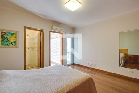 Casa à venda com 4 quartos, 260m² em Indianópolis, São Paulo