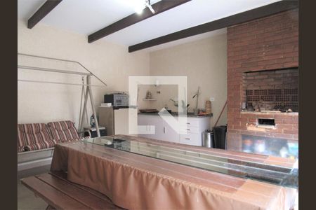 Casa à venda com 4 quartos, 225m² em Santo Amaro, São Paulo