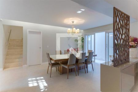 Casa à venda com 5 quartos, 350m² em Chácara Monte Alegre, São Paulo