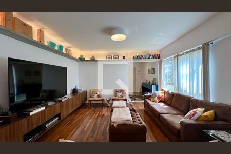 Sala de TV de apartamento para alugar com 4 quartos, 162m² em Paraíso, São Paulo