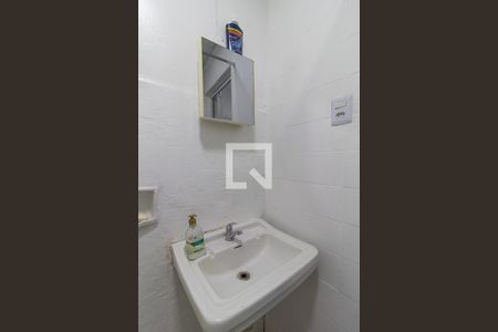 Banheiro de apartamento para alugar com 1 quarto, 18m² em Centro Histórico, Porto Alegre