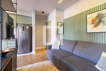 Sala/Cozinha de apartamento à venda com 1 quarto, 43m² em Cambuí, Campinas