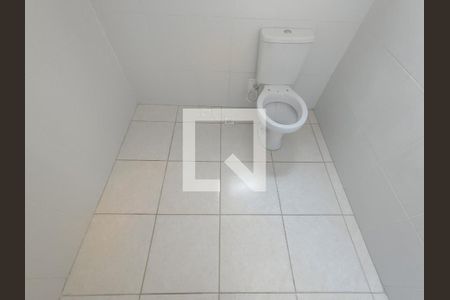 Banheiro de apartamento para alugar com 2 quartos, 43m² em Centro, Contagem