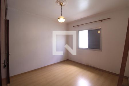 Quarto 1 de casa à venda com 3 quartos, 240m² em Jardim Itacolomi, São Paulo