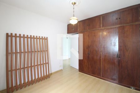 Quarto 1 de casa à venda com 3 quartos, 240m² em Jardim Itacolomi, São Paulo