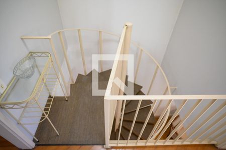 Escada de casa à venda com 3 quartos, 195m² em Aclimação, São Paulo