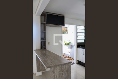 Cozinha de casa de condomínio para alugar com 3 quartos, 110m² em Jardim Passargada I, Cotia