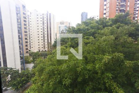 Sala vista de apartamento à venda com 3 quartos, 180m² em Vila Suzana, São Paulo