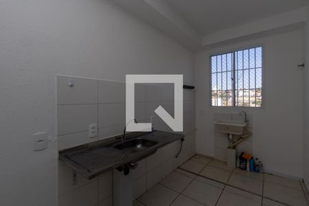 Cozinha e Área de Serviço de apartamento para alugar com 2 quartos, 60m² em Jardim Guanabara, Belo Horizonte