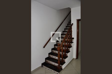 Escada  de casa para alugar com 3 quartos, 150m² em Freguesia do Ó, São Paulo