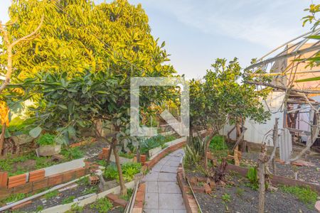 Quintal de casa à venda com 5 quartos, 102m² em Mathias Velho, Canoas