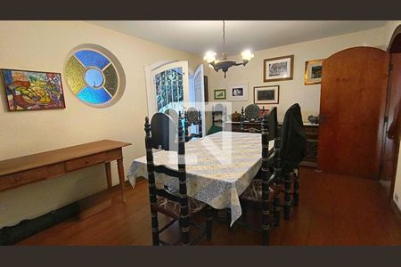Casa à venda com 3 quartos, 368m² em Alto de Pinheiros, São Paulo