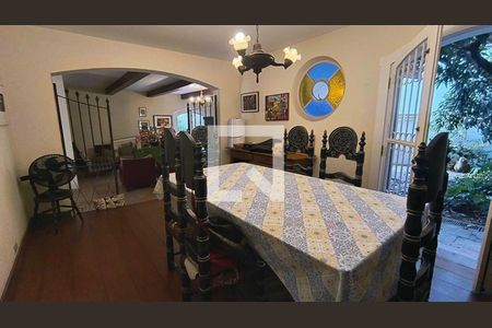 Casa à venda com 3 quartos, 368m² em Alto de Pinheiros, São Paulo