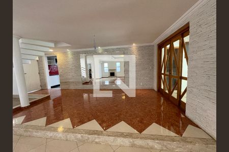 Sala de casa de condomínio para alugar com 5 quartos, 373m² em Lajeado, Cotia