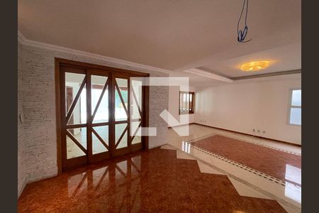 Sala de casa de condomínio para alugar com 5 quartos, 373m² em Lajeado, Cotia
