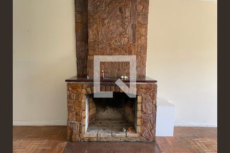 Sala de casa para alugar com 2 quartos, 890m² em Jardim Central, Cotia