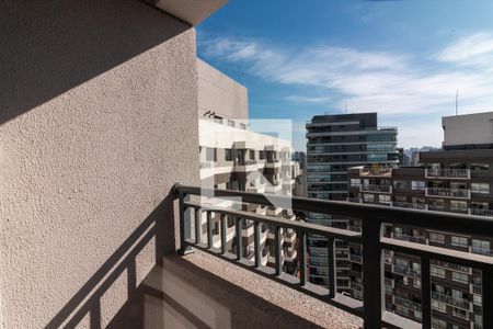 Varanda da Sala/Cozinha de apartamento para alugar com 1 quarto, 24m² em Vila Nova Conceição, São Paulo