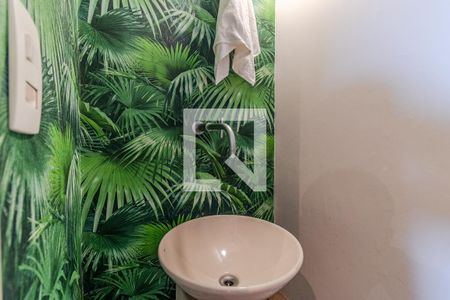 Lavabo de apartamento para alugar com 2 quartos, 100m² em Pinheiros, São Paulo