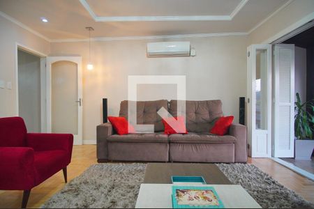 Sala de TV de casa à venda com 5 quartos, 300m² em São Jorge, Novo Hamburgo