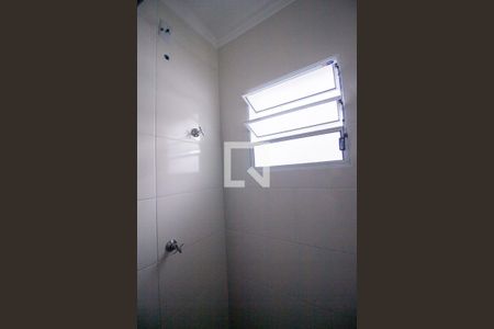Banheiro de kitnet/studio para alugar com 1 quarto, 28m² em Vila Adelia, Sorocaba