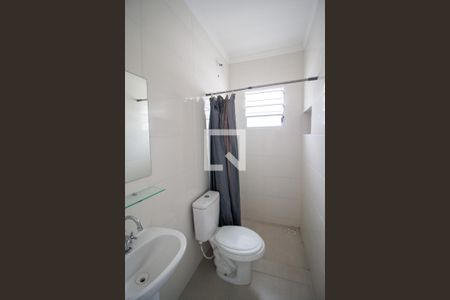 Banheiro de kitnet/studio para alugar com 1 quarto, 28m² em Vila Adelia, Sorocaba