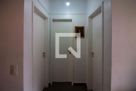 Corredor de apartamento à venda com 1 quarto, 45m² em Indianópolis, São Paulo