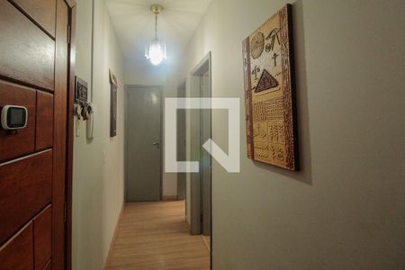 Corredor de apartamento à venda com 2 quartos, 82m² em Vila Ipiranga, Porto Alegre